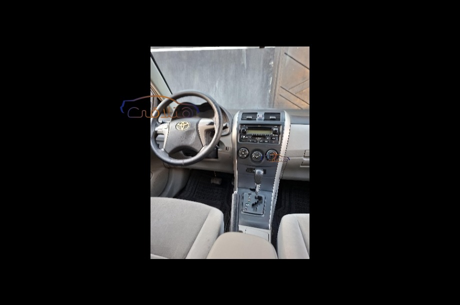 Corolla Toyota فضي