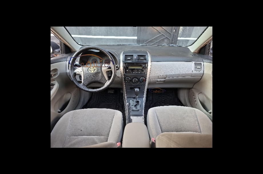 Corolla Toyota فضي