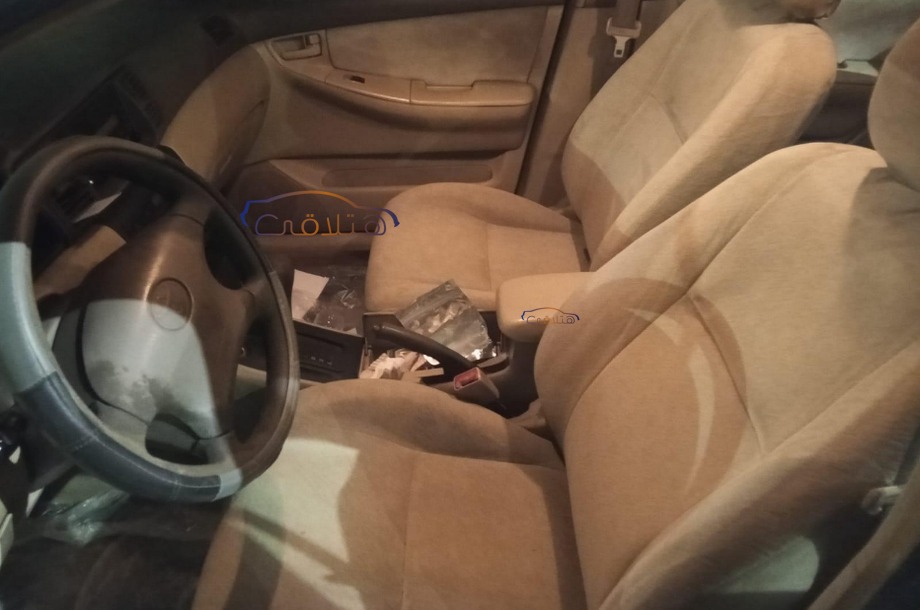 Corolla Toyota ذهبي