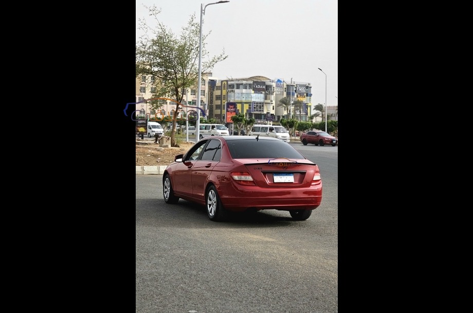 C 180 Mercedes احمر