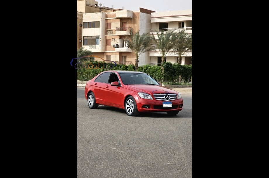C 180 Mercedes احمر