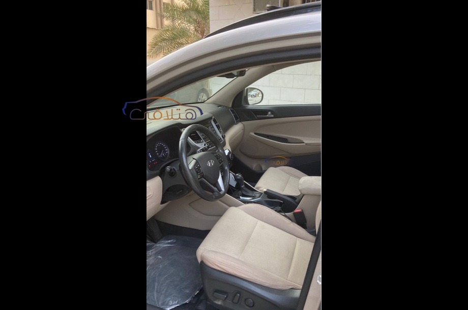 Tucson Hyundai Dark grey