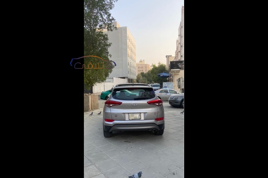 Tucson Hyundai Dark grey