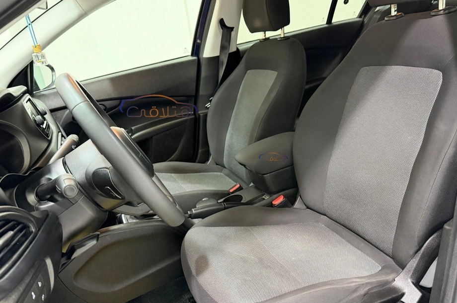 Tipo Fiat الأزرق الداكن