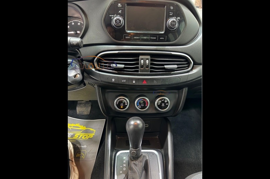 Tipo Fiat الأزرق الداكن