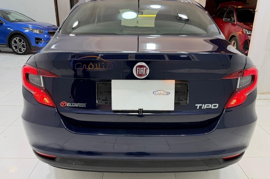 Tipo Fiat الأزرق الداكن