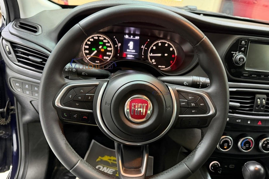 Tipo Fiat الأزرق الداكن