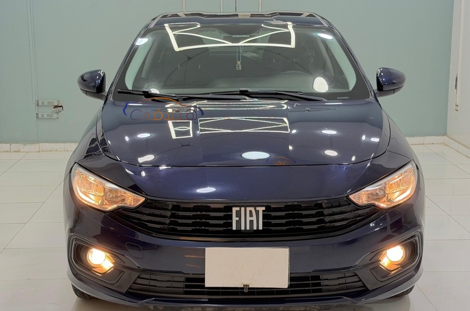 Tipo Fiat الأزرق الداكن