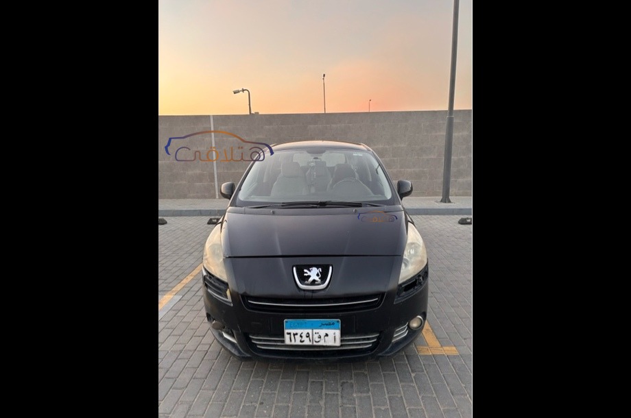 5008 Peugeot أسود