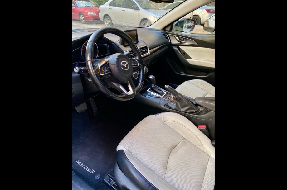 Mazda 3 Mazda الأزرق الداكن
