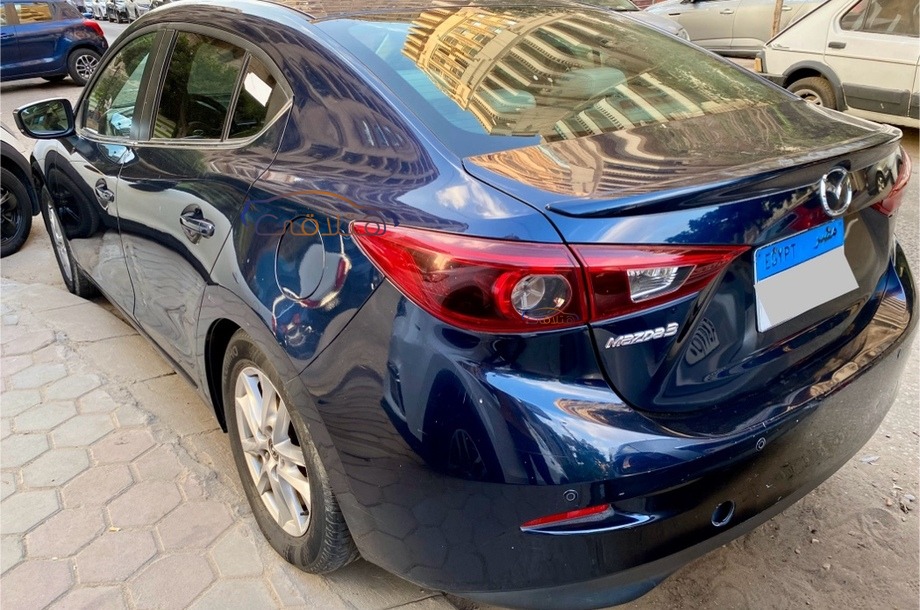 Mazda 3 Mazda الأزرق الداكن