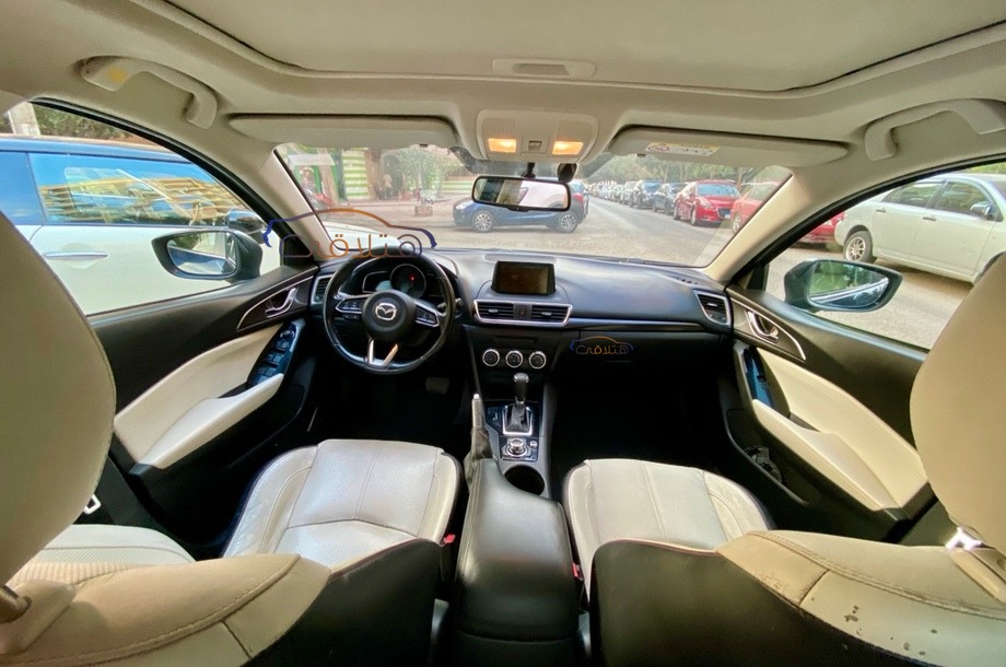 Mazda 3 Mazda الأزرق الداكن