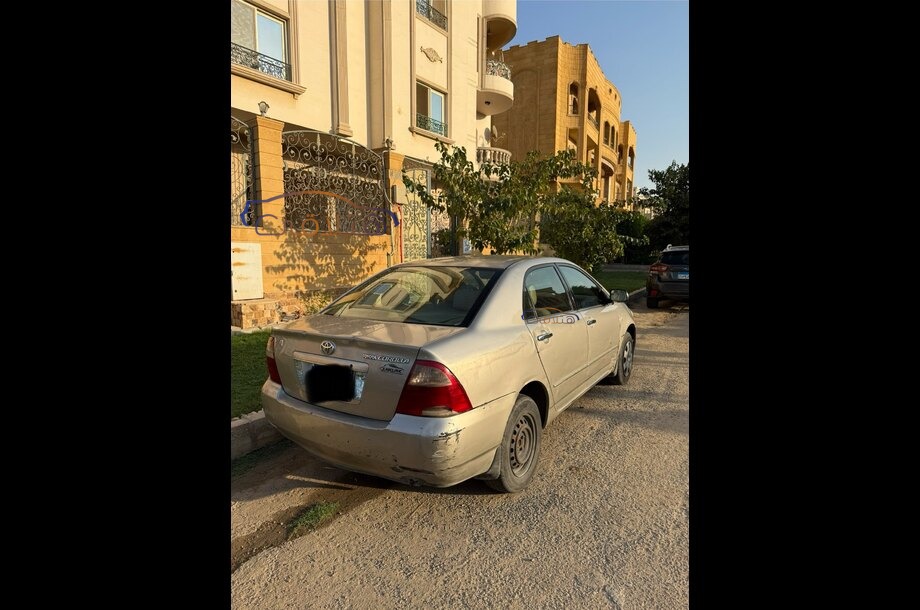 Corolla Toyota ذهبي