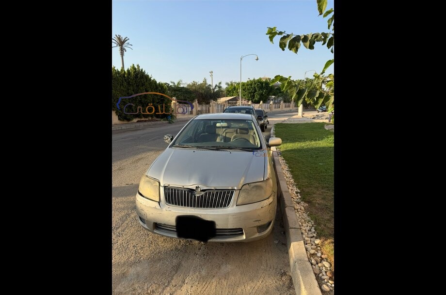 Corolla Toyota ذهبي