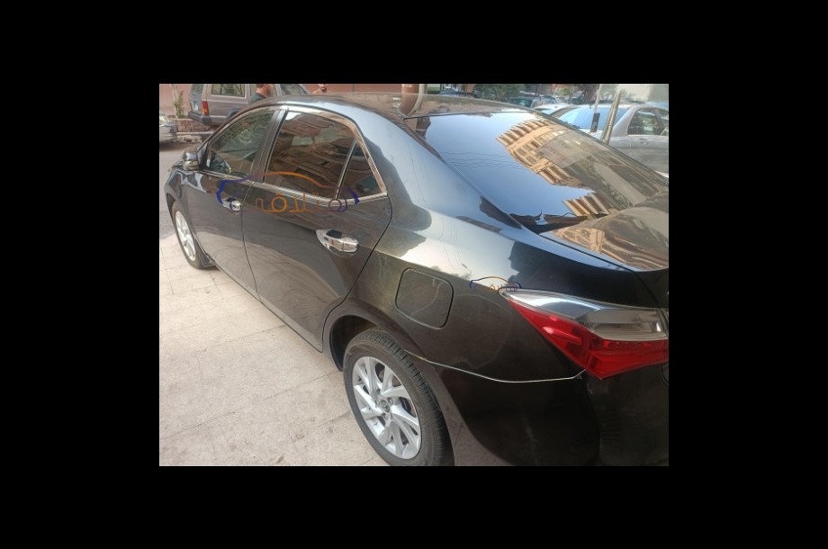 Corolla Toyota أسود