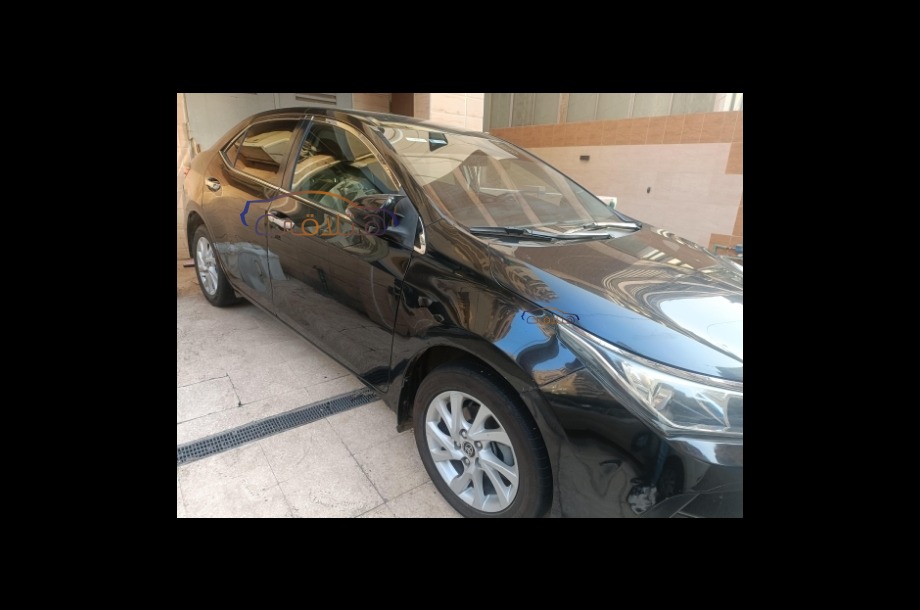 Corolla Toyota أسود