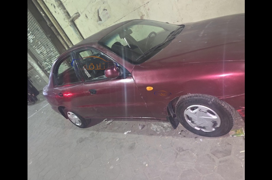 Lanos Daewoo Red