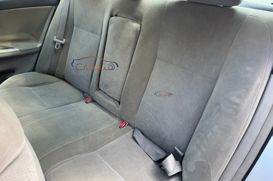 Corolla Toyota فضي