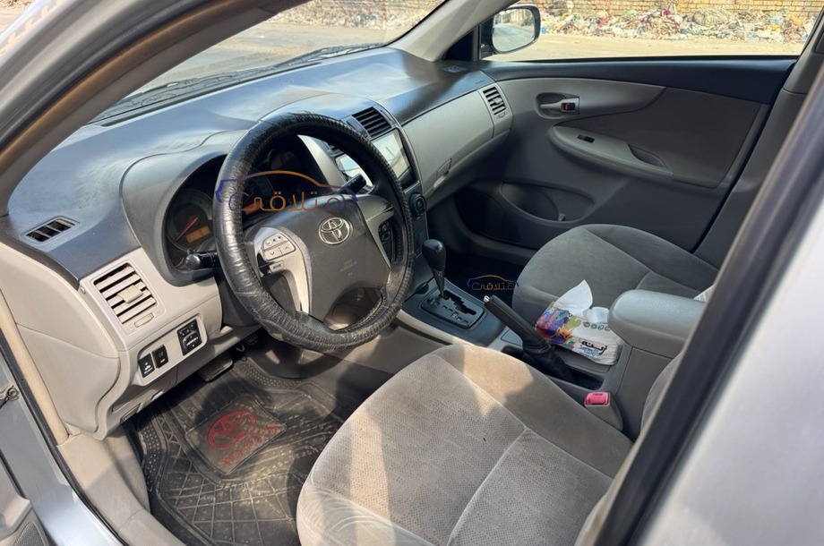 Corolla Toyota فضي