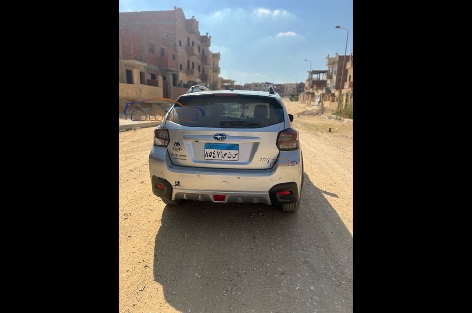 XV Subaru فضي