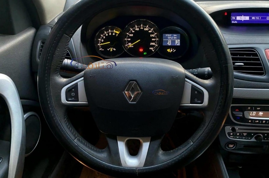 Fluence Renault رمادي