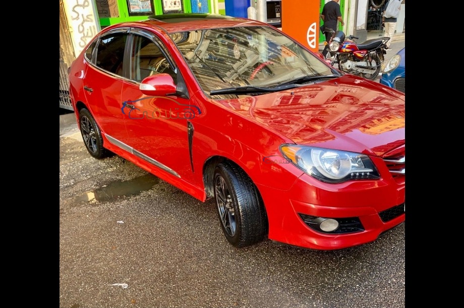 Elantra HD Hyundai احمر