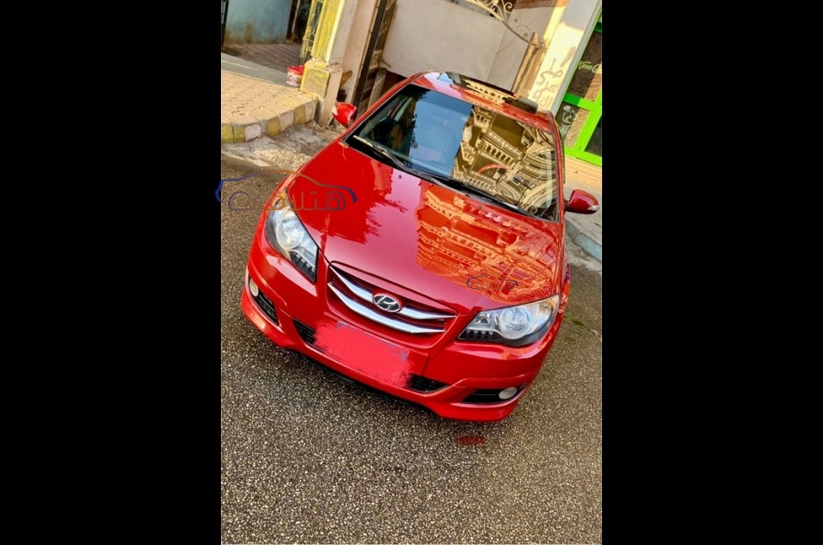 Elantra HD Hyundai احمر