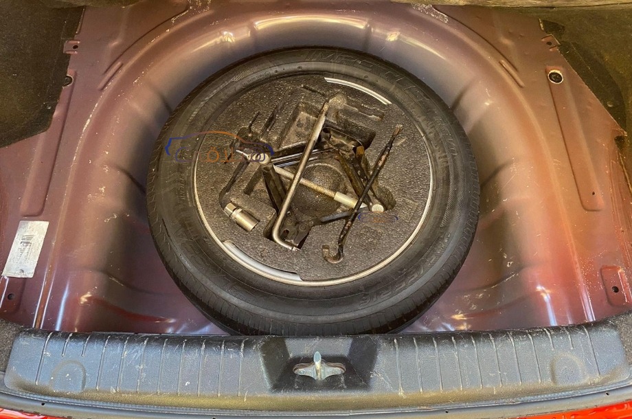 Elantra HD Hyundai احمر