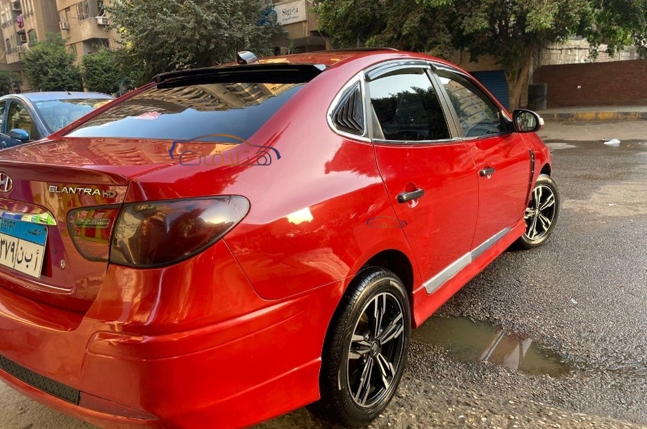 Elantra HD Hyundai احمر