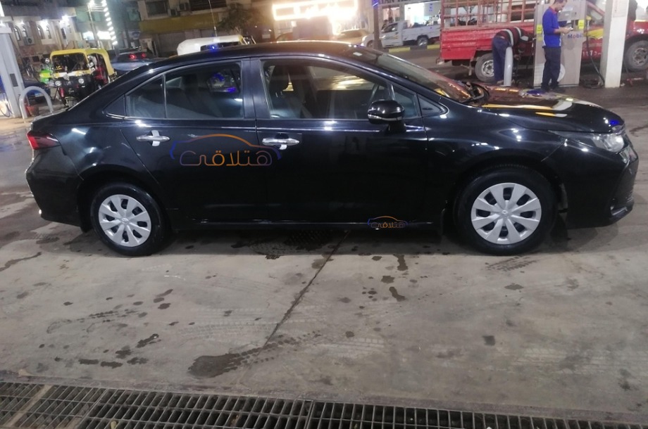 Corolla Toyota أسود