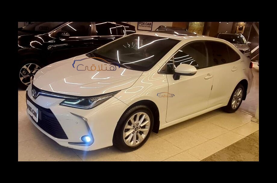 Corolla Toyota أبيض