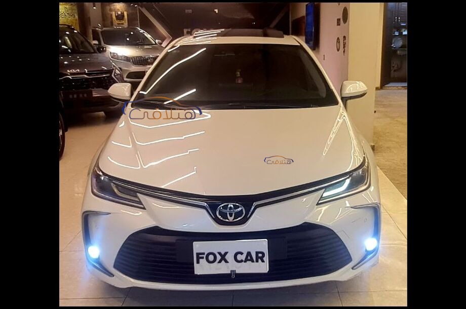 Corolla Toyota أبيض