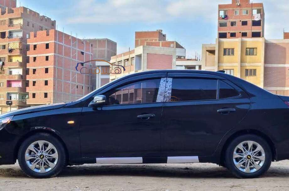 Optra Chevrolet أسود