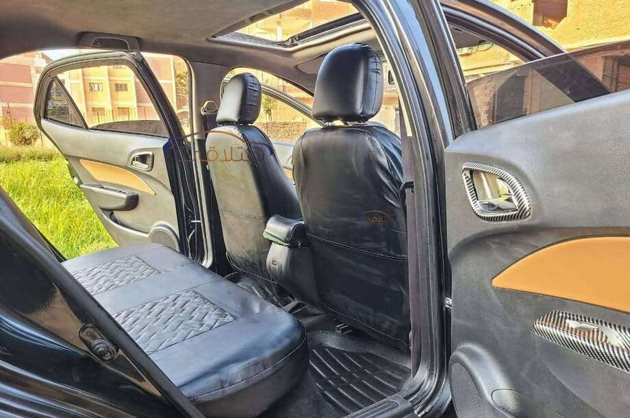 Optra Chevrolet أسود