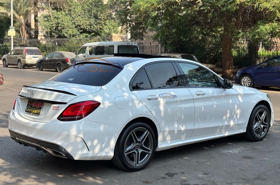 C 180 Mercedes أبيض
