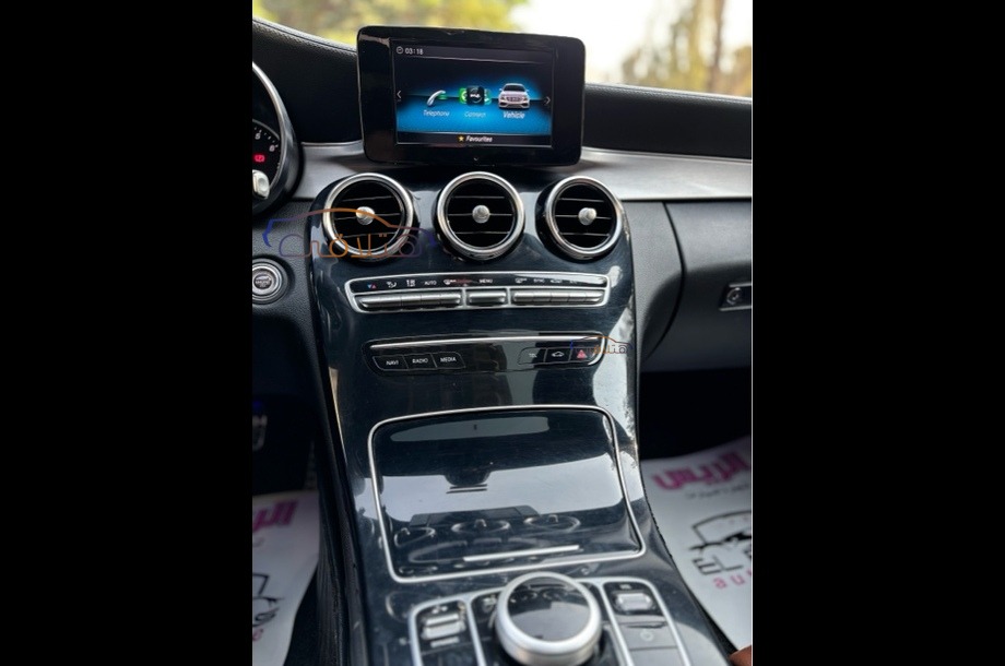 C 180 Mercedes أبيض