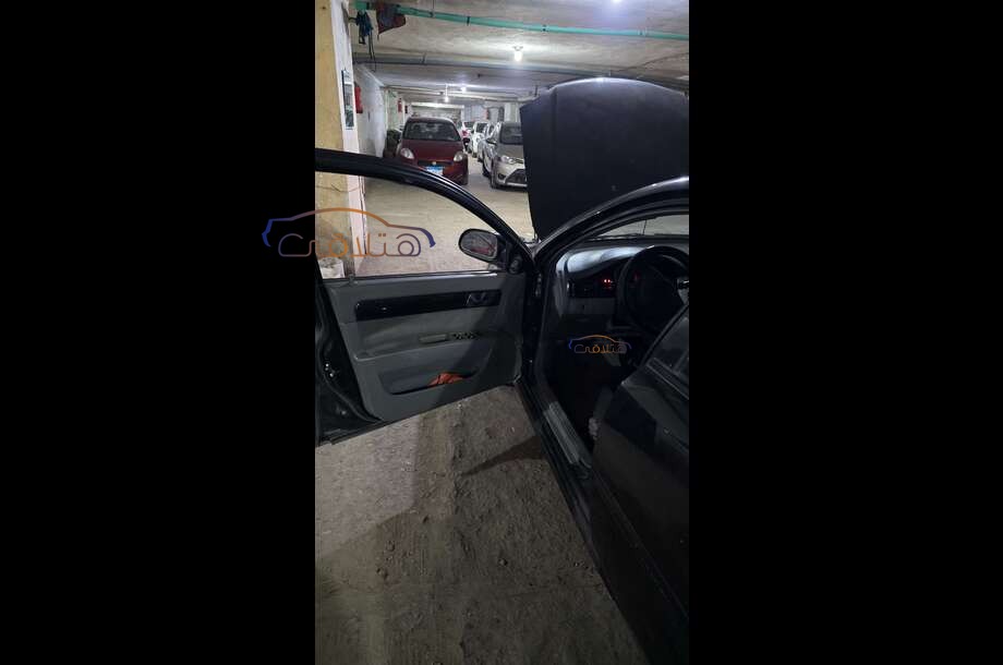 Optra Chevrolet أسود