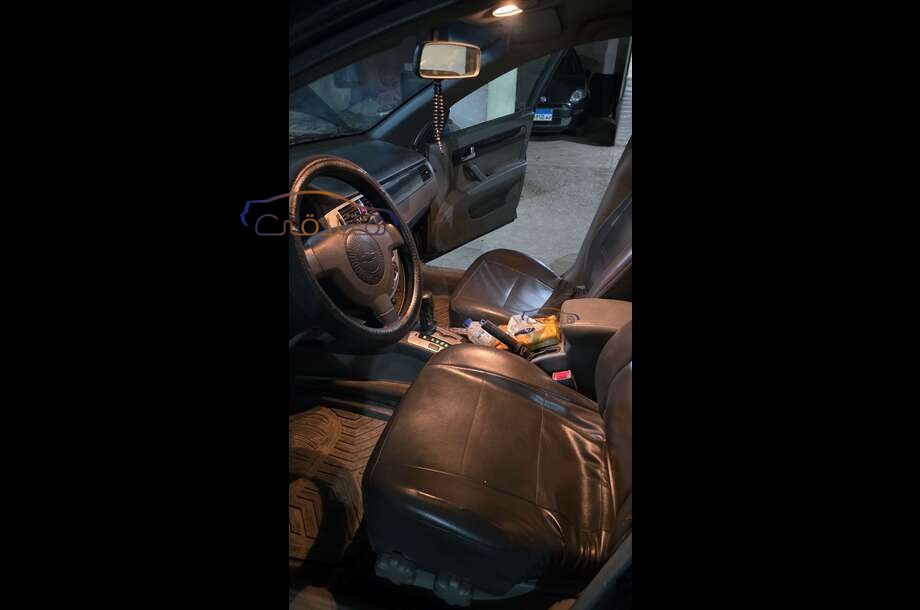 Optra Chevrolet أسود