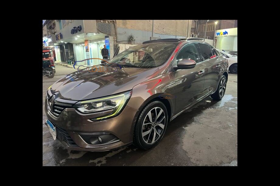 Megane Renault Brown