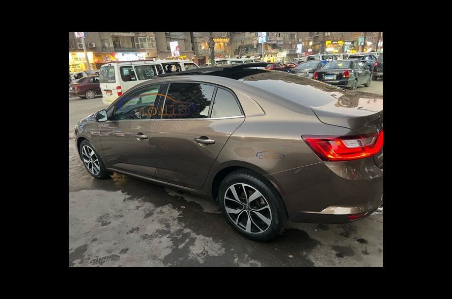 Megane Renault Brown