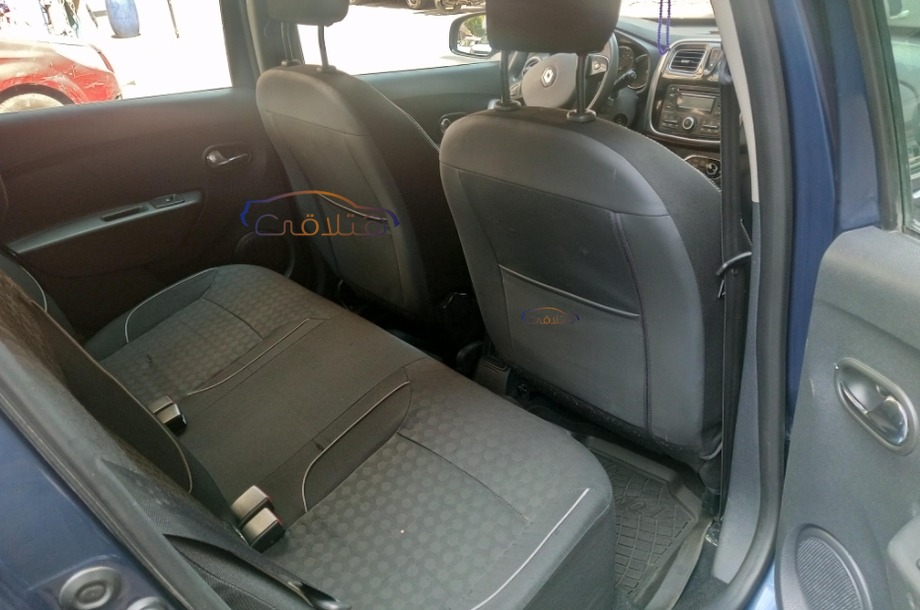 Sandero Renault أزرق