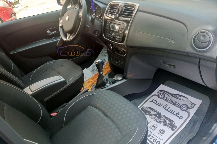 Sandero Renault أزرق