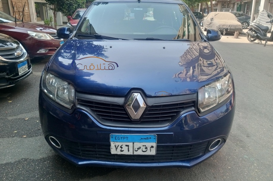 Sandero Renault أزرق