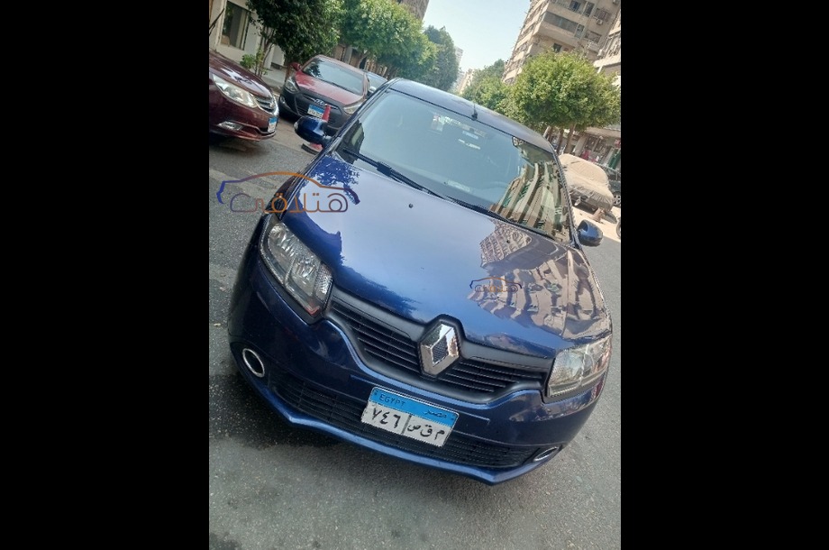 Sandero Renault أزرق