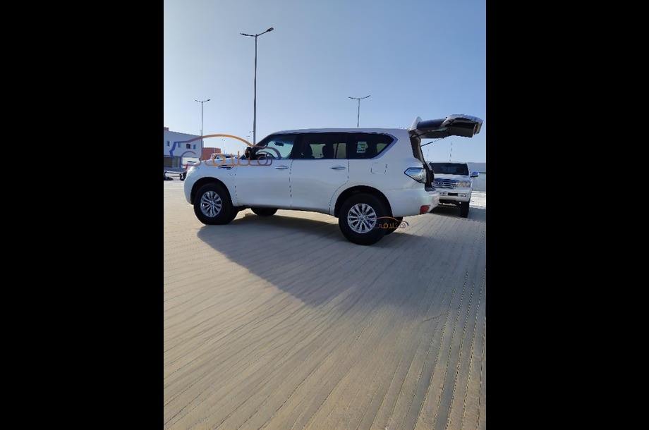 Patrol Nissan أبيض