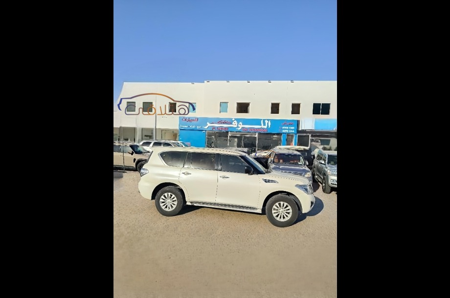 Patrol Nissan أبيض