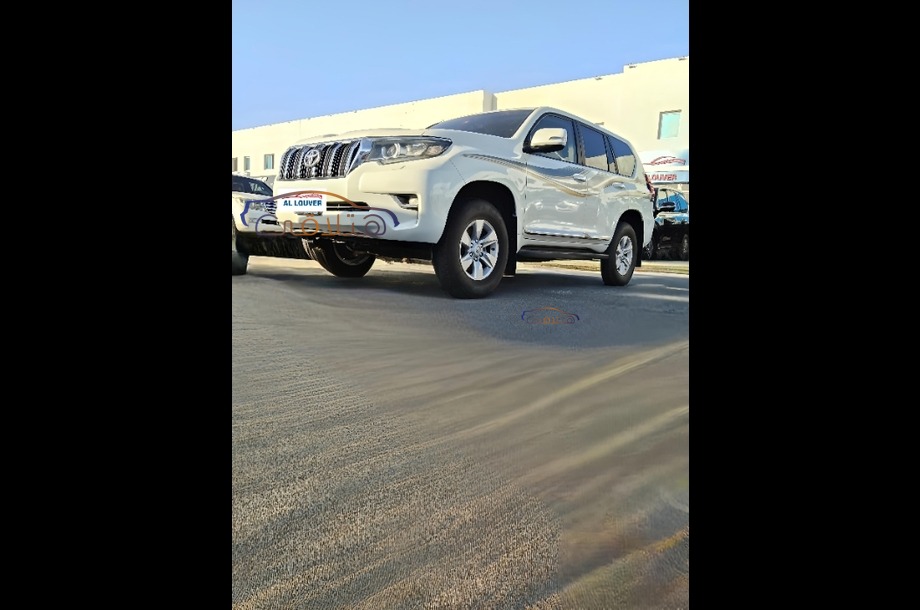 Prado Toyota أبيض