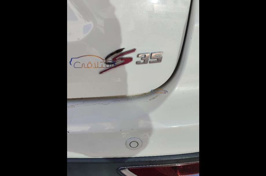 CS 35 Changan أبيض