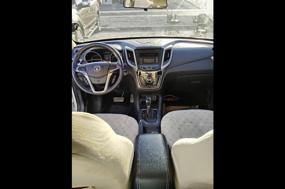 CS 35 Changan أبيض