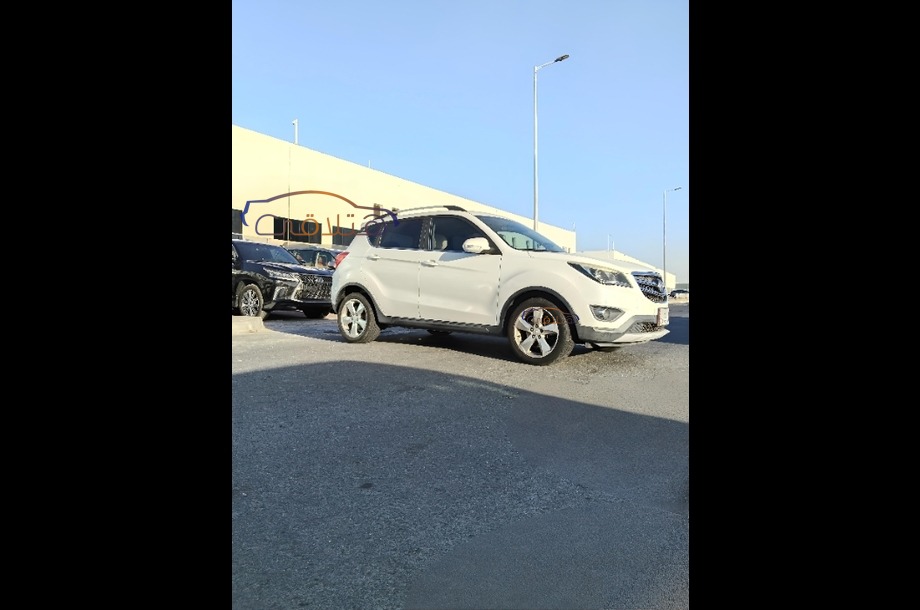 CS 35 Changan أبيض